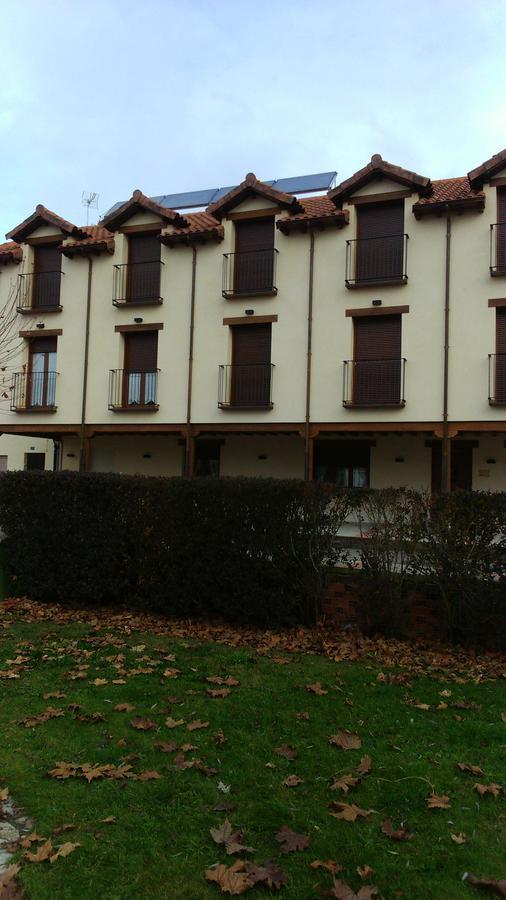 La Casa De Los Soportales Mansilla de las Mulas Exterior foto